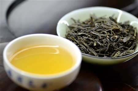 緑茶・紅茶・ウーロン茶の違いは何?